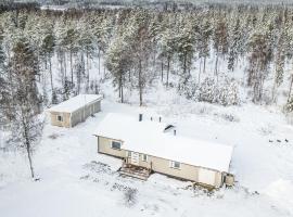 Ranua Haistila Retreat with Elegant Views & Sauna near Rovaniemi，位于拉努阿的酒店