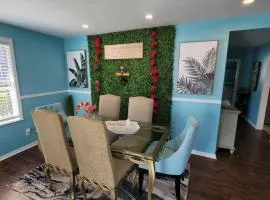 18Th Street - Galveston Seawall Close to Attractions! Remodeled!