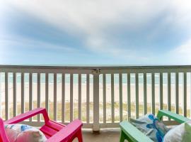 Beachfront Corpus Christi Condo with Pool Access!，位于科珀斯克里斯蒂的酒店