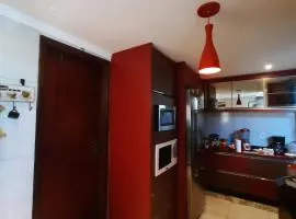 QUARTO EM CASA FAMILIAR