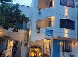 cabaña 83 Santorini，位于特里温福港的酒店