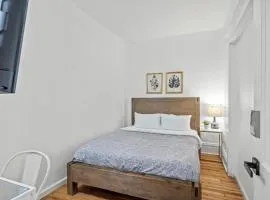 Oakland/University @B Quiet & Stylish Private Bedroom with Shared Bathroom