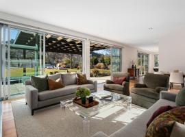 Kinsale - Spa, Pool, Gym and Tennis!，位于箭镇的酒店