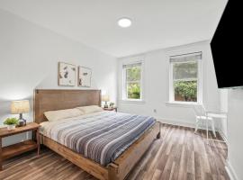 Oakland/University @C Modern & Stylish Private Bedroom with Shared Bathroom，位于匹兹堡的度假短租房