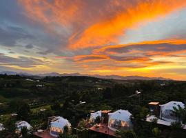 Đamb'ri Top View Farmstay & Glamping，位于保禄的酒店