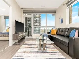 Upscale 1BR Condo - Balcony - Near Victoria Park