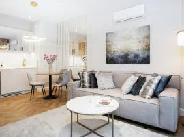 Mennica Residence Deluxe City Centre Apartments by Renters Prestige