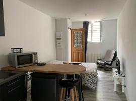 Studio en centre ville d'Argentan，位于阿尔让唐的低价酒店