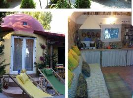 Home & Gardens 2-Bed Villa in Sevasti Katerini，位于卡泰里尼的酒店