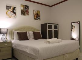 Omaya GuestHouse，位于芭东海滩的酒店