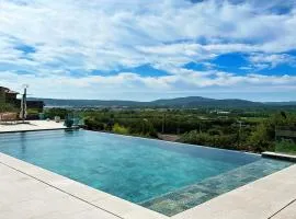 Luxury house, St tropez 20mns! Stunning view, serene & private