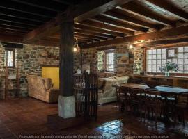 CASA RURAL LA PARDA，位于Triollo的酒店