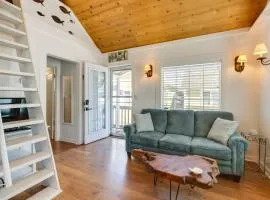 Cozy Seaside Cottage, Steps to Downtown and Beach