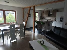 Ferienwohnung zur Alten Brauerei, free Wi-Fi+Parken, 3 Schlafzimmer, Grillecke，位于Lehesten的度假短租房