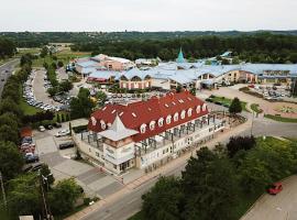 Harmónia Hotel Sárvár，位于萨尔瓦尔的酒店