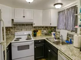 Cozy Wasilla Apartment about 2 Mi to Downtown!