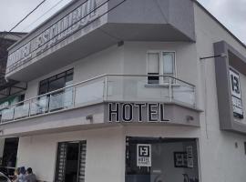 Hotel Estambul，位于多斯克布拉达斯的酒店