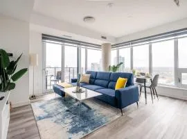 1BR Modern Condo - King Bed and Stunning City View