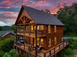 New Luxury Cabin with Stunning MountainVIEWS,HotTub, FirePit, FirePlace,2 KingBeds, 2 CoveredDecks,BBqGrill, ShuffleBoard and Pool Access