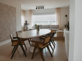 Maas Suites - The River House, Maastricht - Lanaken，位于拉纳肯的酒店