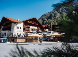 Hotel Mittagskogel Pitztal，位于皮茨河谷圣莱昂哈德的酒店