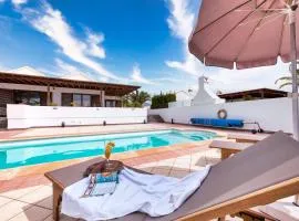 Casa Guayre-private pool, barbecue, air-con