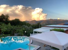 La casa nel verde con piscina，位于Polverara的酒店