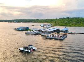 Abaré floating Lodge，位于马瑙斯乌贝兰迪亚国际机场 - MAO附近的酒店