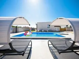 Villa Miranda with pool