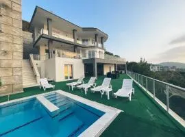 Business & Relax Villa in Alanya, Privacy, Pool, 3 Floors, Top-Class Home
