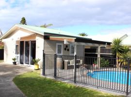 The Pool House Bed & Breakfast - Napier，位于纳皮尔的酒店