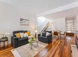CBD Chic 3 bedroom Stay - Walk to Darling Harbour & Fish Market. (27)