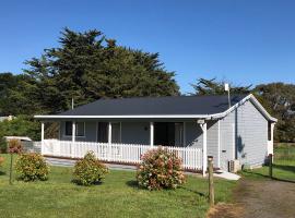 Tranquil, modern self-contained cottage，位于Scarsdale的酒店
