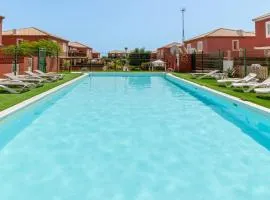 Casa Costa Golf! Terraza privada, orientación sur, fantástica piscina, parking, Wi-Fi