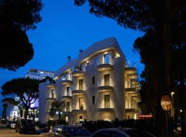 Mima Aparthotel Boutique & Spa，位于米兰马瑞提那切尔维亚亚得里亚海高尔夫俱乐部附近的酒店
