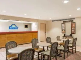 Days Inn by Wyndham West Des Moines - Clive