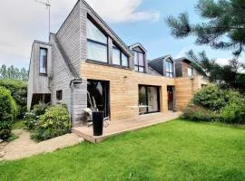 GITE ROSCLEDAN contemporain, 3 chambres idéalement situé