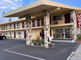 The Islander Motel Santa Cruz，位于圣克鲁兹艺术和历史博物馆附近的酒店