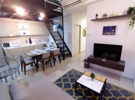 Duplex 3R2B Condo with lots of entertainments around!，位于莎阿南的酒店