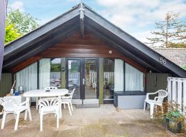 8 person holiday home in Løgstør-By Traum，位于Løgstør的酒店