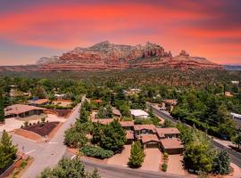 Uptown Sedona Gem: 3-Bed Townhome with Majestic Views and Central Location，位于塞多纳的度假短租房