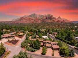 Uptown Sedona Gem: 3-Bed Townhome with Majestic Views and Central Location