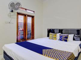 SPOT ON 92926 Guest House Cemara 1 Syariah，位于Brebes的酒店