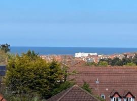 Sheringham, Norfolk - Seaside Retreat - 15 min walk to beach，位于谢林汉姆的酒店