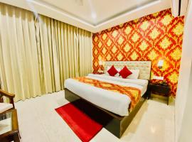 Blueberry Hotel zirakpur-A Family hotel with spacious and hygenic rooms，位于钱德加尔的酒店