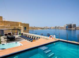 Valletta Waterfront Villa with Pool and Jacuzzi，位于瓦莱塔的度假屋