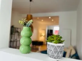 Downtown Quiet and Peacefull Apartment