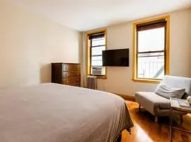 2 Bedroom King Bed Apartment