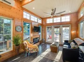Outdoor Pool & Patio: Quiet Whitney Retreat!
