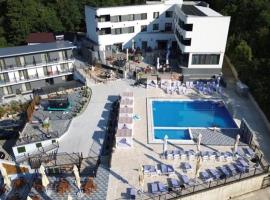 Partizan Resort，位于埃尔埃尼塔的酒店